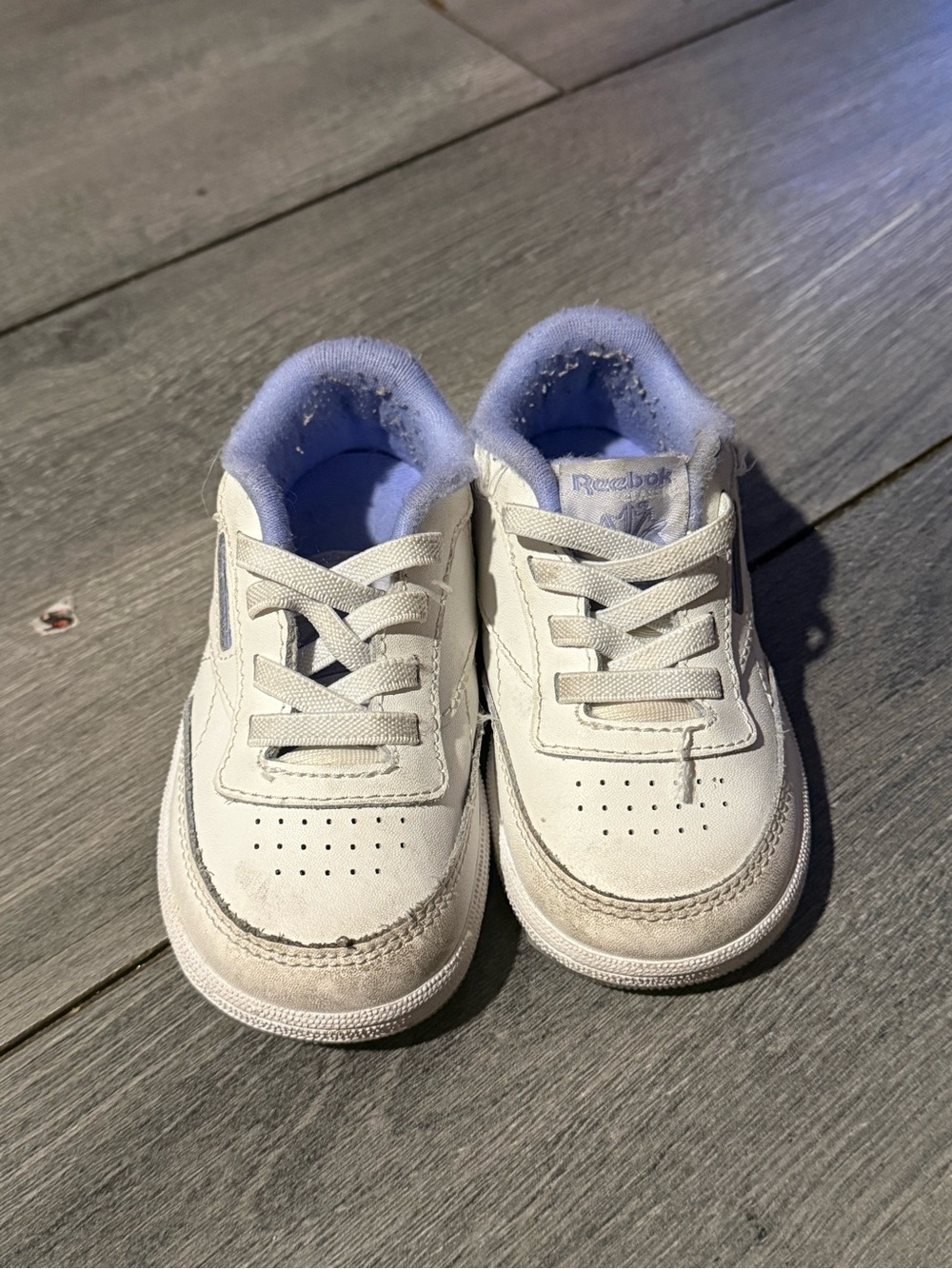 Reebok Kids Low-Top Sneakers in Light Gray with Pale Blue Lining - Picture 2 of 4